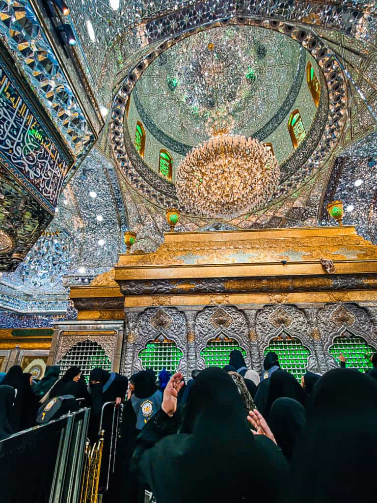 Visit the Imam Hussain (as) Shrine.